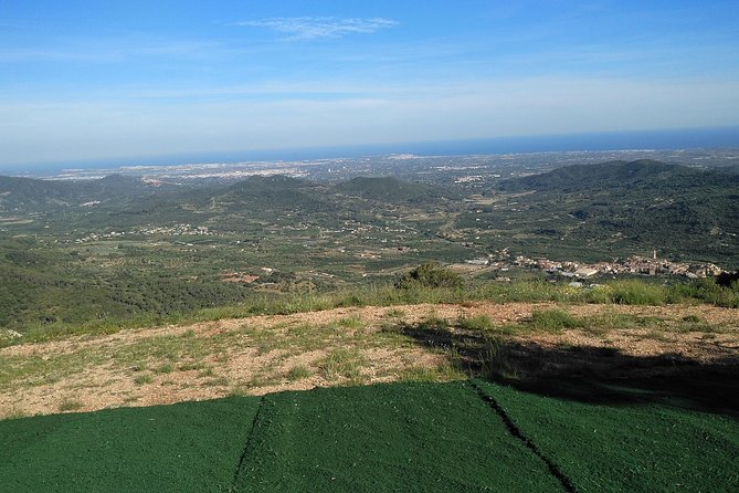 paragliding at the mountains with hotel pickup - English-Friendly Without Feeling Stiff