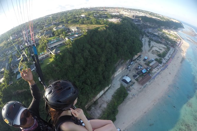 Paragliding Bali Nusa Dua cliff with Free Photo/Videos - A 15-minute tandem flight that still feels like a whole experience