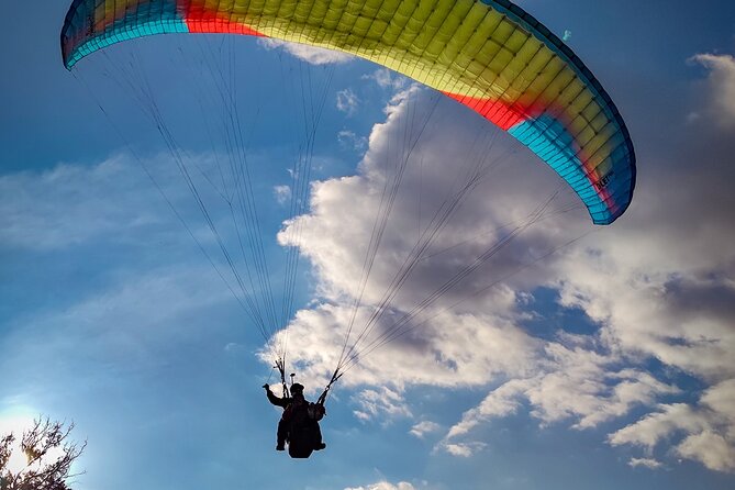 Paragliding flight in Medellin with expert pilots - Key Points to Know Before You Go