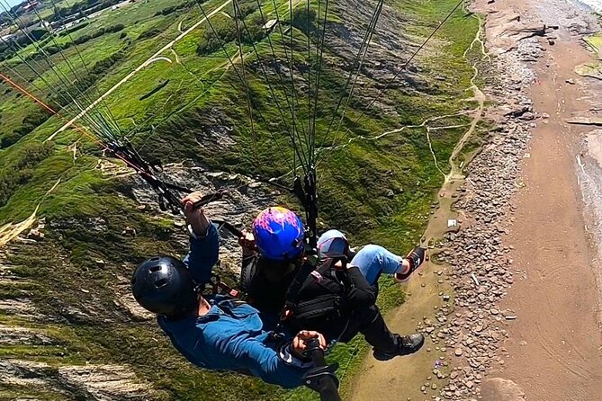 Paragliding flight in Sopelana - Gear-Up and Takeoff: What Happens Before You Fly