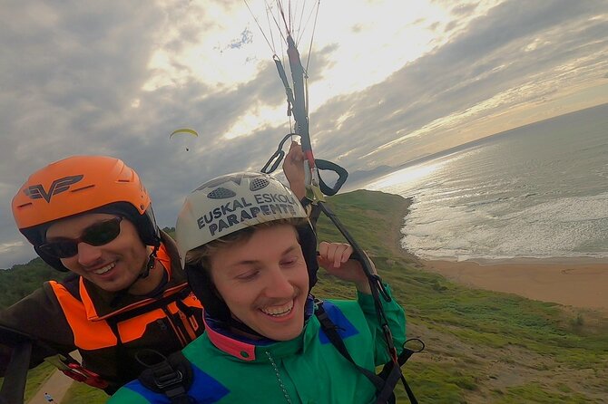 Paragliding flight in Sopelana - Scheduling Smart: Best Times, Seasonal Window, and Flexibility