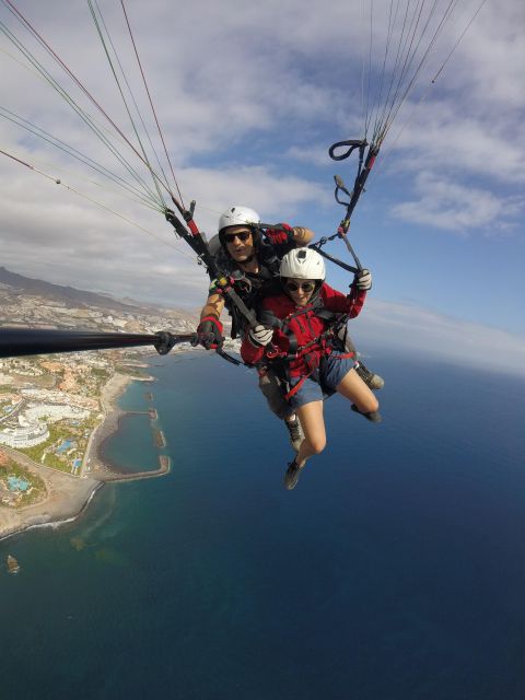 Paragliding flight with a Spanish Champion 2021/2022. - South Tenerife tandem paragliding: what the 2-hour experience is really like