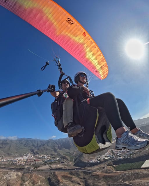 Paragliding flight with a Spanish Champion 2021/2022. - Getting to the launch area: pickups, van ride, and your safety briefing