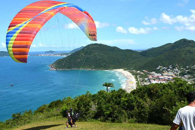 Paragliding flight with instructor in Florianópolis - Timing in Florianópolis: 90 Minutes Total, 10–15 Minutes in the Sky