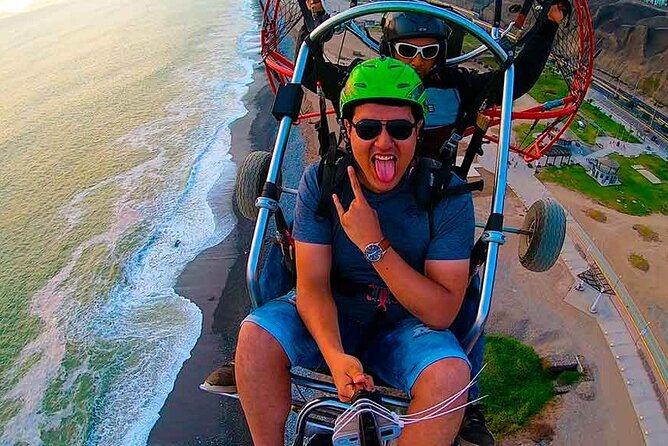 Paragliding in Lima - Costa Verde - Safety Feels Serious Here (Because You’re Tied In and Guided)