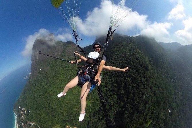 Paragliding in Rio de Janeiro - Safety and the team: why pilots like Renato, Carlos, and Odilon matter