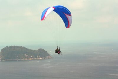 Paragliding in San Sebastian - Meeting in Orio: The Chessboard Square and Getting There