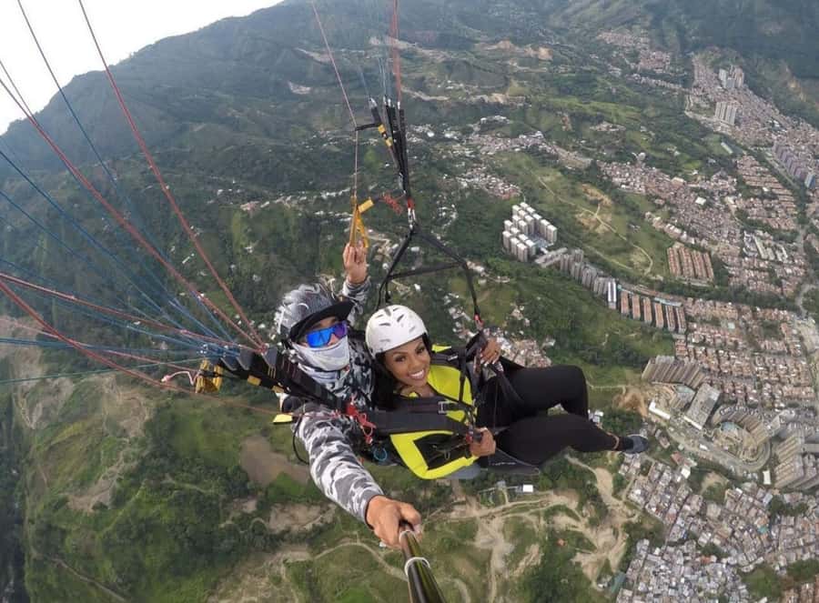 Paragliding Medellin with Transportation and free Videos - Fifteen Minutes Over Medellín and Bello: What the Views Really Feel Like
