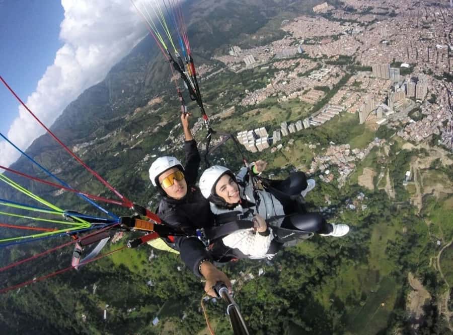 Paragliding Medellin with Transportation and free Videos - Getting Ready: Instructions, Life Insurance, and the Safety-First Feel