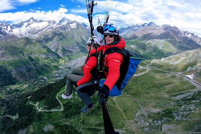 Paragliding mountain flight - Tandem flight over Zermatt, Matterhorn views included
