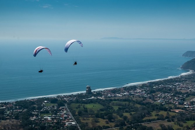 Paragliding tandem flight 1.500 ft & up - Photos, WiFi, and getting a souvenir without slowing down