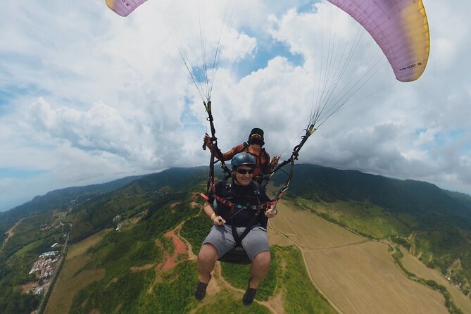 Paragliding tandem flight 1.500 ft & up - Getting from Jaco Beach to Las Terrazas (without turning it into a chore)