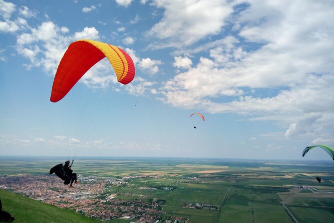 Paragliding Tandem Flight Experience in Sokobanja - Steering for a bit and trying simple tricks