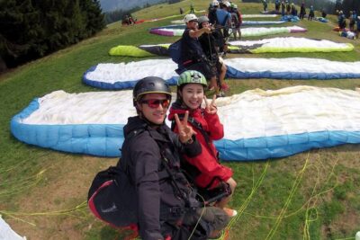 Paragliding Tandem Flight in Interlaken - Takeoff Setup and SHV-Certified Pilot Briefing