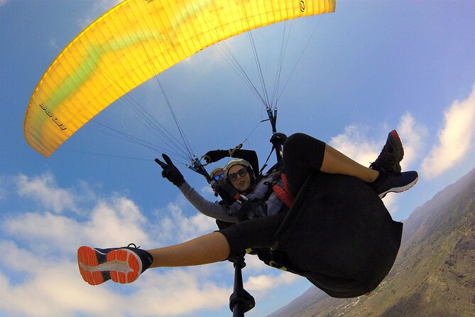 Paragliding Tandem Flight in Tenerife South ¡HOLA! - From Coqueluche Beach Bar to La Enramada launch