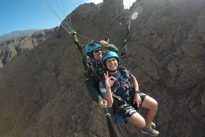Paragliding Tandem Flight over Costa Adeje with FREE pick up!!! - The tandem paragliding setup: beginner-friendly and built for calm