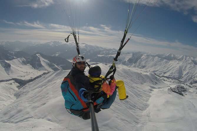 Paragliding tandem flights in Georgia - Tandem Paragliding Above Gudauri: What the 40 Minutes Are Really Like