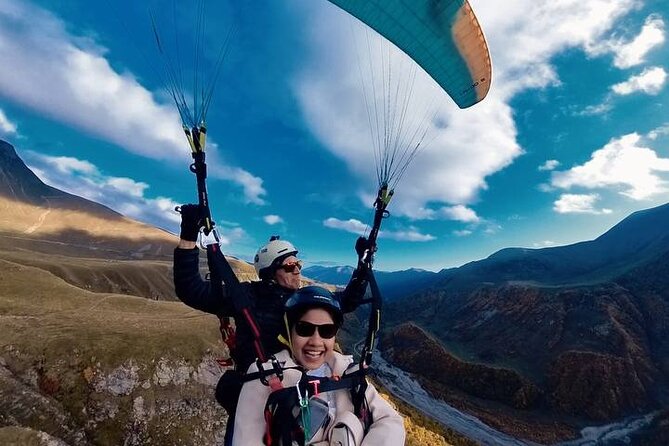Paragliding Tandem Flights in Gudauri - Extreme Mode: How to Ask for Aerobatic Tricks