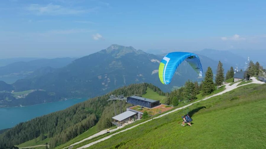 Paragliding Tandem in Salzkammergut / Sound of Music Flight - Getting Up to Zwölferhorn: Why the Cable Car Matters