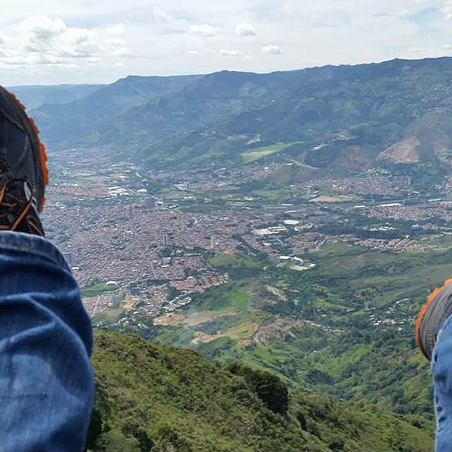 Paragliding the Andes from Medellín - The first hour isn’t wasted: safety briefing at San Félix