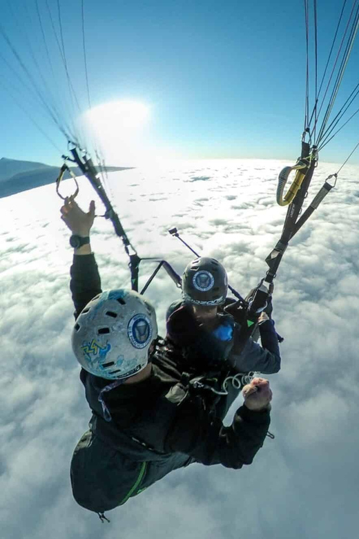 Puerto de la Cruz Tenerife: Teide Paragliding Flight - Mid-flight views you can actually use: sea-of-clouds to island-spanning panoramas