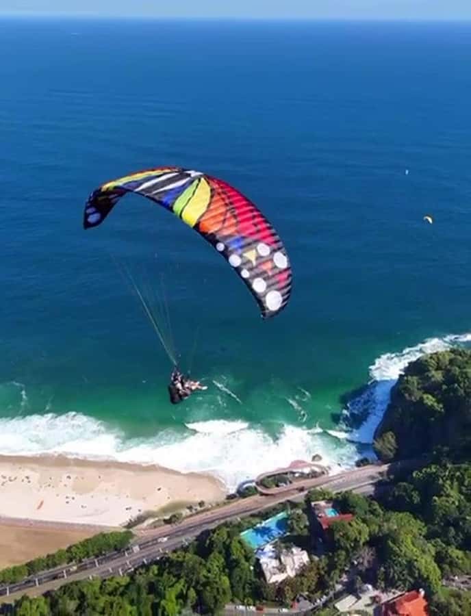 Rio de Janeiro: Hang Gliding or Paragliding Flight - Language and small group size: more calm, less crowd stress