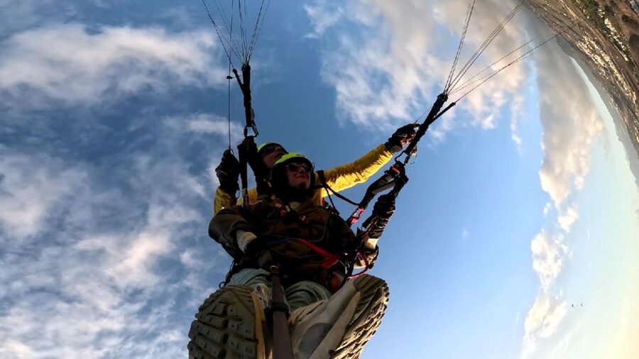 Santa Cruz de Tenerife: Acrobatic Paragliding Flight - What to bring (sports shoes) and language notes that help