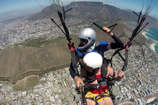 Tandem Paragliding Cape Town Experience TABLE MOUNTAIN PARAGLIDE - What to wear and bring: simple choices that help you enjoy the ride