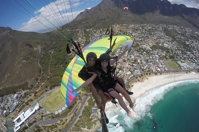 Tandem Paragliding Flight - The View Over Table Mountain National Park (In Real Time)