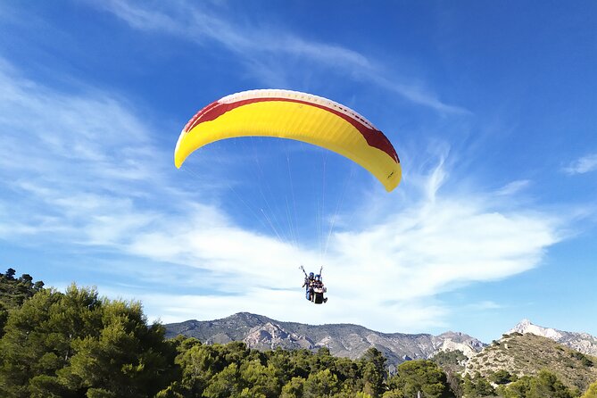 Tandem Paragliding Flight in Alicante and Santa Pola - The Flight Experience: Mediterranean Sea Views and Gentle Turns