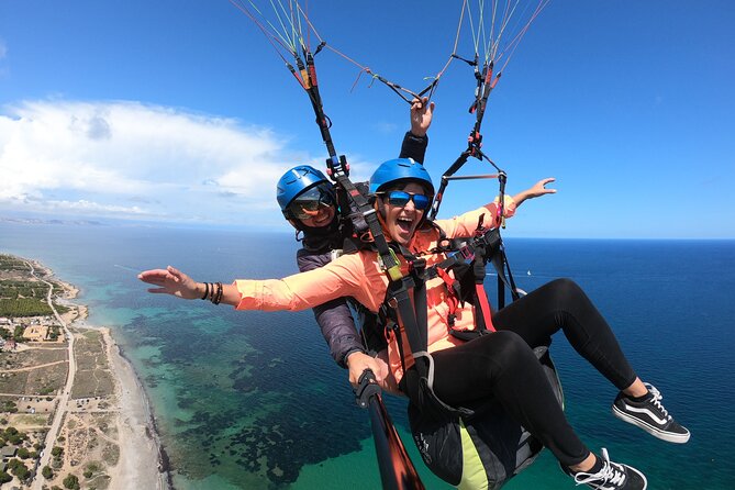 Tandem Paragliding Flight in Alicante and Santa Pola - Group Size Matters: Why a Max of 6 Makes a Difference