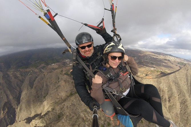 Tandem Paragliding Flight over Tenerife - From South Tenerife to Taucho: the mountain ride that changes the mood