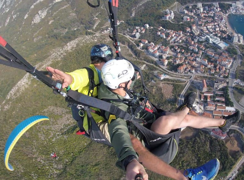 Tandem Paragliding in Budva with Expert Pilots/All-inclusive - The motion question: acrobatics, nausea, and how to handle it