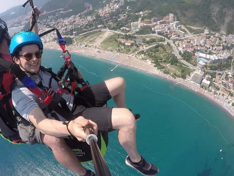 Tandem Paragliding in Budva with Expert Pilots/All-inclusive - Language, communication, and what to expect from staff