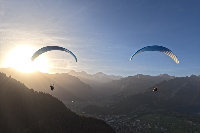 Tandem Paragliding in Interlaken - The Route in the Sky: Eiger, Thunersee, Lake Brienz, and Interlaken