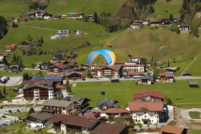 Tandem paragliding in the Stubai Valley near Innsbruck - From Neustift to Takeoff: How the First Moments Feel