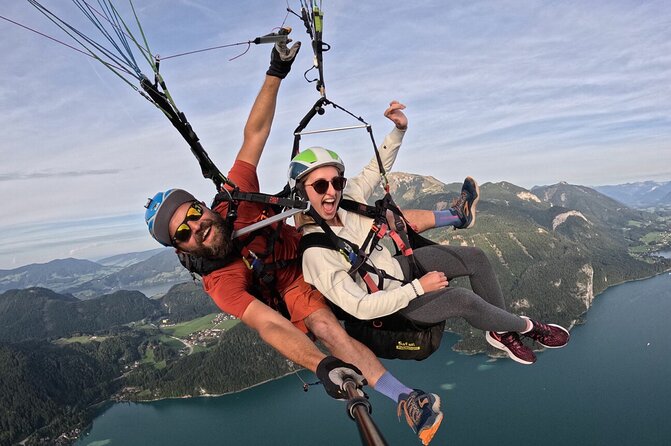 Tandem Paragliding St. Gilgen - Wolfgangsee - Landing in St. Gilgen and finishing strong
