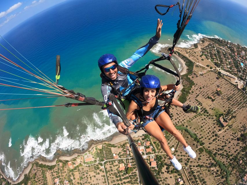 Taormina: Paragliding Tour with Instructor and GoPro Video - Safety briefing + quality gear: why the calm part happens