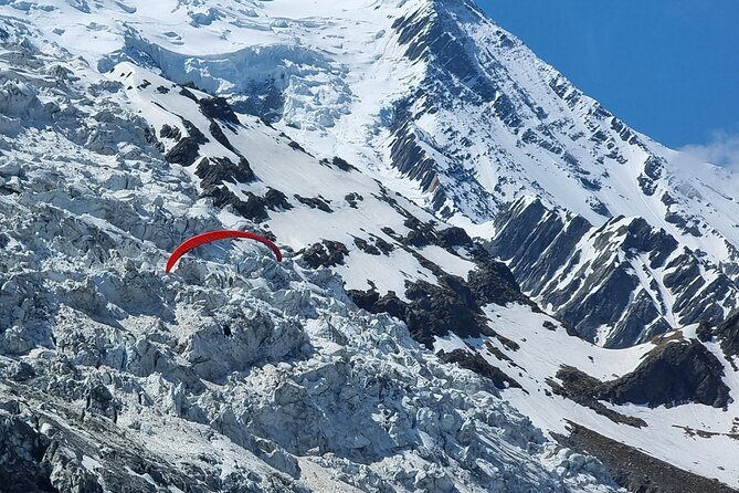 Two-seater paragliding flight in Chamonix - The 20-Minute Baptism: What “Learning to Fly” Feels Like