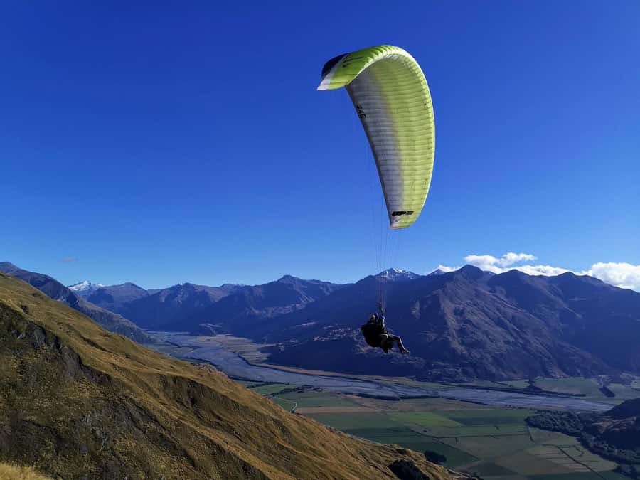 Wanaka: Tandem Paragliding Experience - From shuttle to harness: what the pre-flight setup feels like