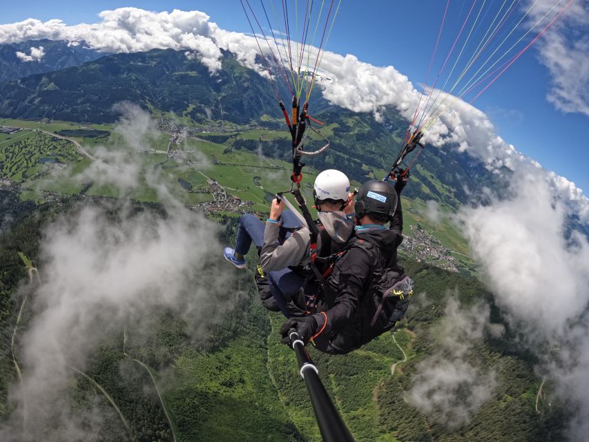 Zell am See: Schmittenhöhe Tandem Paragliding Flight - What To Wear in Winter: Sunglasses, Long Pants, and Staying Warm